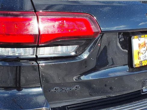 Used 2018 Jeep Grand Cherokee Altitude image 27