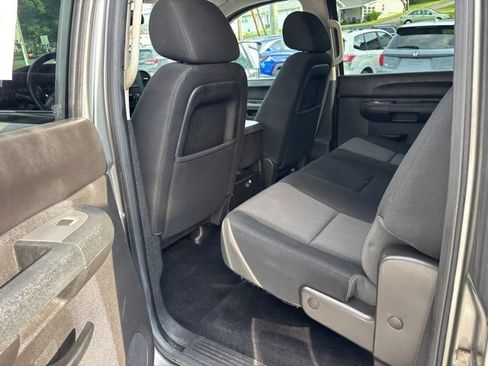 Used 2012 GMC Sierra 2500 SLE w/ SLE Preferred Package AWD/4WD image 12
