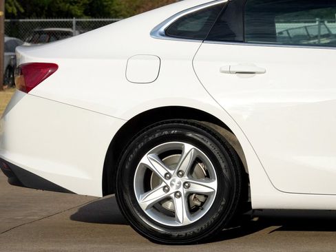 Used 2020 Chevrolet Malibu LS w/ Driver Confidence Package II FWD image 28