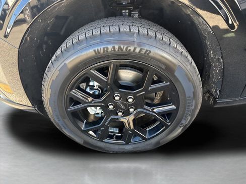 New 2025 Ford Maverick Lobo AWD/4WD image 2