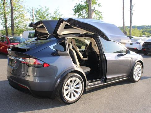 Used 2016 Tesla Model X 75D AWD/4WD image 9
