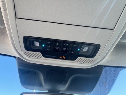 Used 2025 Ford Expedition Max Platinum image 25