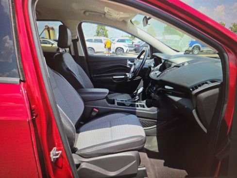 Used 2019 Ford Escape SE w/ SE Sport Appearance Package AWD/4WD image 10