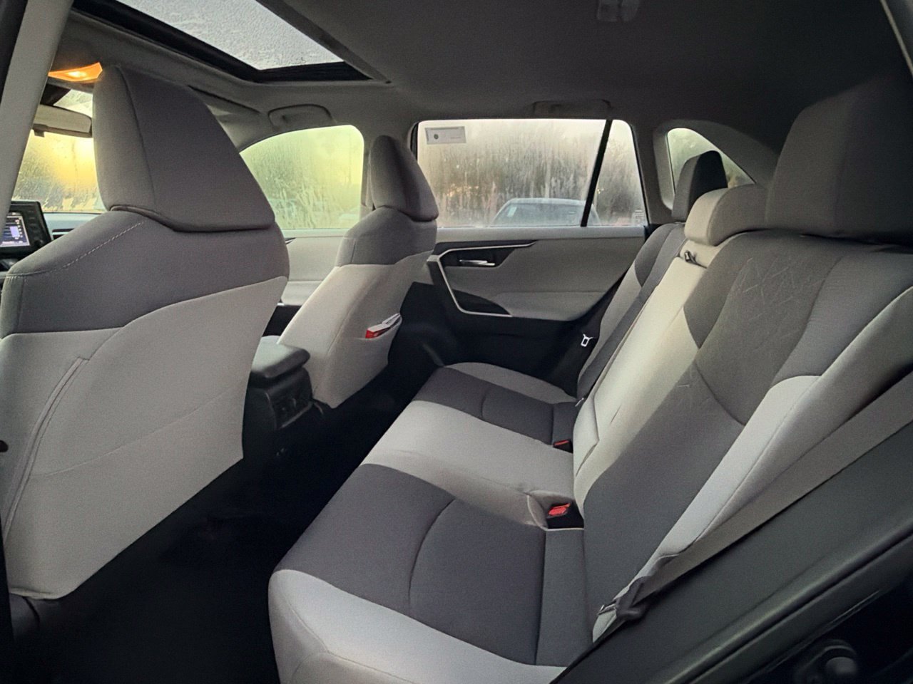 Used 2019 Toyota RAV4 XLE FWD image 7