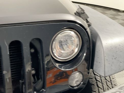 Used 2017 Jeep Wrangler Unlimited Sport image 9
