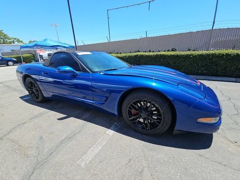 Used 2002 Chevrolet Corvette Convertible w/ Preferred Equipment Group2 RWD image 2