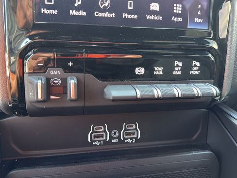 New 2025 RAM 2500 Big Horn AWD/4WD image 27