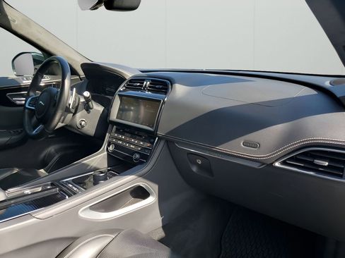 Used 2020 Jaguar F-PACE Checkered Flag image 14