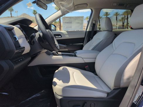 New 2026 Nissan Pathfinder SL AWD/4WD image 12