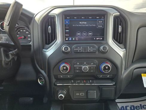 Used 2022 Chevrolet Silverado 1500 LT Trail Boss w/ Bed Protection Package image 28