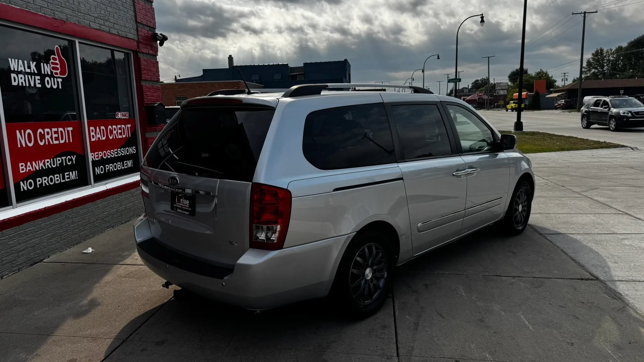 Used 2012 Kia Sedona EX w/ Luxury Pkg FWD image 7
