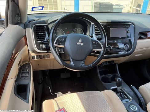 Used 2014 Mitsubishi Outlander GT AWD/4WD image 8