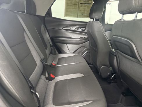 Used 2025 Chevrolet TrailBlazer LT AWD/4WD image 24