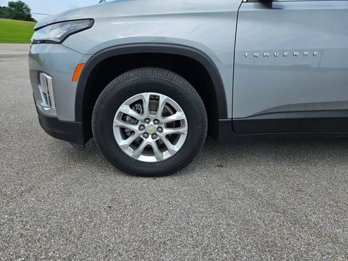 Used 2023 Chevrolet Traverse LS FWD image 28