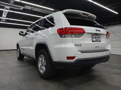 Used 2017 Jeep Grand Cherokee Laredo AWD/4WD image 38