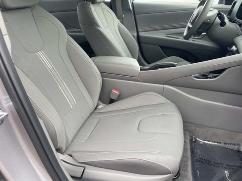 Used 2025 Hyundai Elantra Sport FWD image 22
