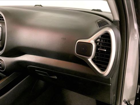 Certified 2025 Kia Soul LX w/ LX Technology Package FWD image 16