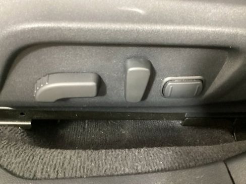 Used 2019 Subaru Outback 2.5i Limited w/ Popular Package #2 image 14