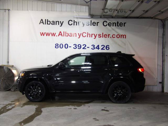 Certified 2021 Jeep Grand Cherokee Laredo X AWD/4WD image 1