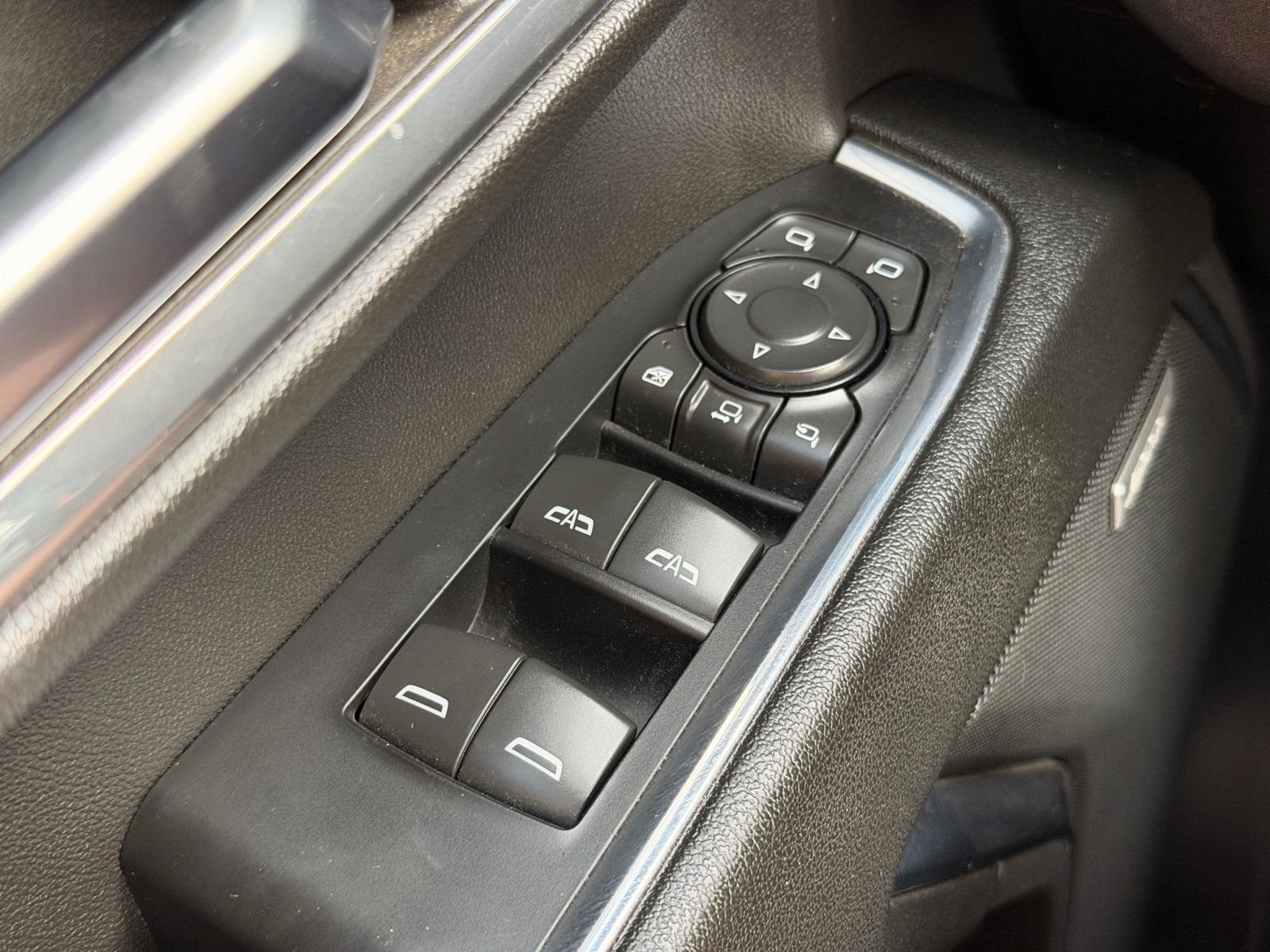Used 2024 Chevrolet Silverado 3500 LTZ w/ LTZ Premium Package AWD/4WD image 18