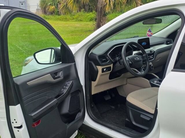 Used 2022 Ford Escape SE AWD/4WD image 9