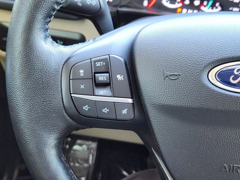 Used 2020 Ford Escape SEL image 16