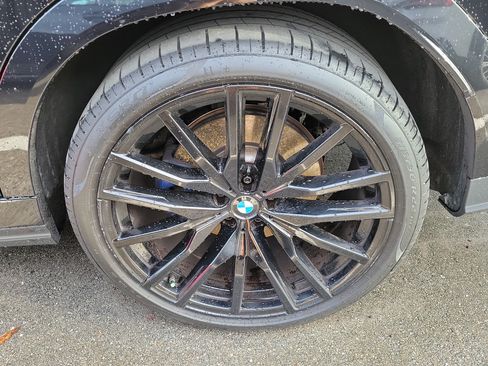 Used 2025 BMW X6 xDrive40i w/ Executive Package AWD/4WD image 3