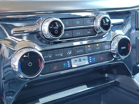 Certified 2022 Ford F150 Lariat w/ FX4 Off-Road Package image 22