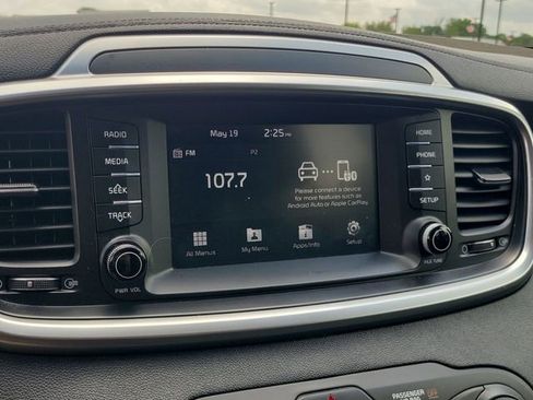 Used 2020 Kia Sorento LX AWD/4WD image 22