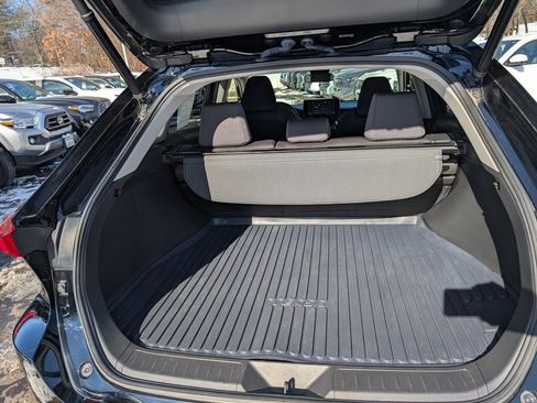 Certified 2021 Toyota Venza LE image 17