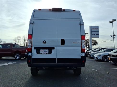 Used 2025 RAM ProMaster 2500 w/ Convenience Group image 16