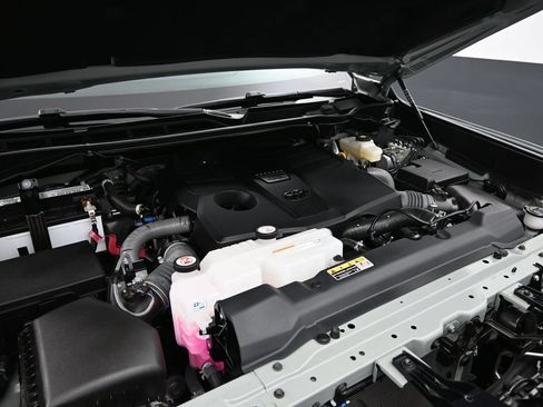 Used 2024 Toyota Tundra SR5 AWD/4WD image 5