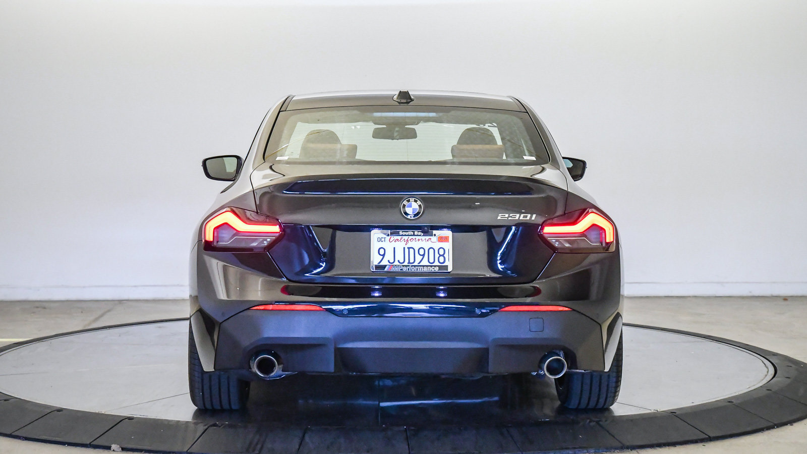 Certified 2023 BMW 230i Coupe w/ Convenience Package RWD image 3