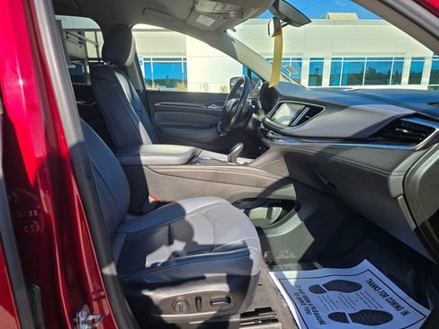 Used 2020 Buick Enclave Essence w/ Sound and Sites Package AWD/4WD image 12