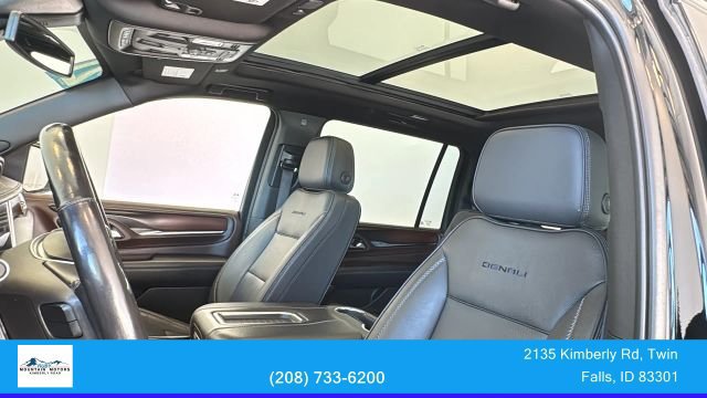 Used 2021 GMC Yukon XL Denali w/ LPO, Illumination Package AWD/4WD image 16
