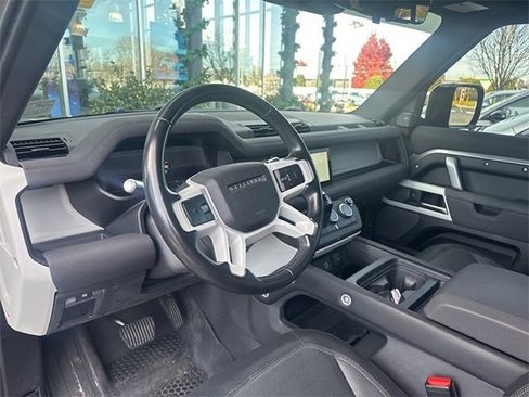 Used 2022 Land Rover Defender 110 X-Dynamic SE image 8