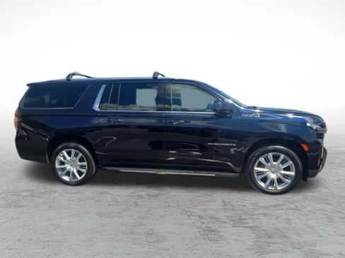 Used 2024 Chevrolet Suburban High Country AWD/4WD image 4