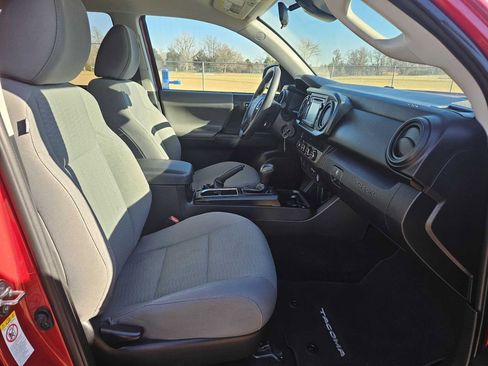 Used 2019 Toyota Tacoma SR w/ SR Convenience Package image 34