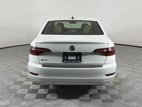 Used 2019 Volkswagen Jetta SE w/ Cold Weather Package FWD image 6