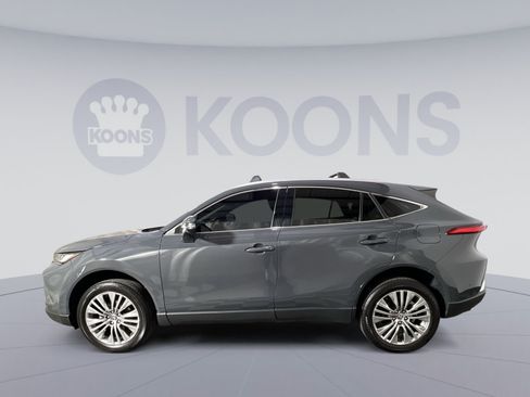 Used 2024 Toyota Venza XLE AWD/4WD image 2
