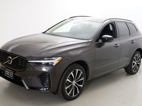Certified 2025 Volvo XC60 B5 Plus AWD/4WD image 7