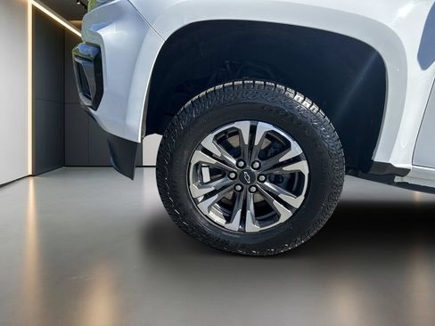 Used 2022 Chevrolet Colorado Z71 AWD/4WD image 10