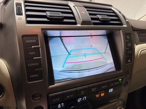 Used 2015 Lexus GX 460 w/ Premium Package image 21