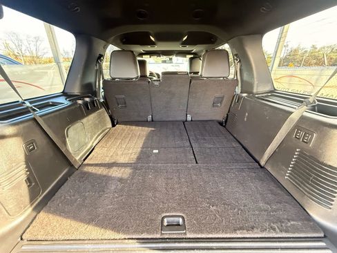 Used 2015 Lincoln Navigator Sport Utility 4D image 20