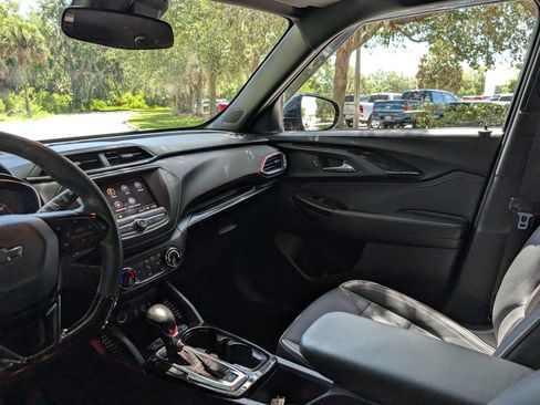Used 2022 Chevrolet TrailBlazer RS FWD image 14