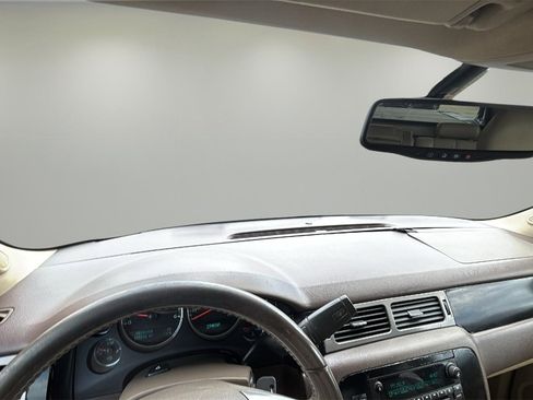 Used 2013 Chevrolet Avalanche LT w/ All-Star Edition image 6