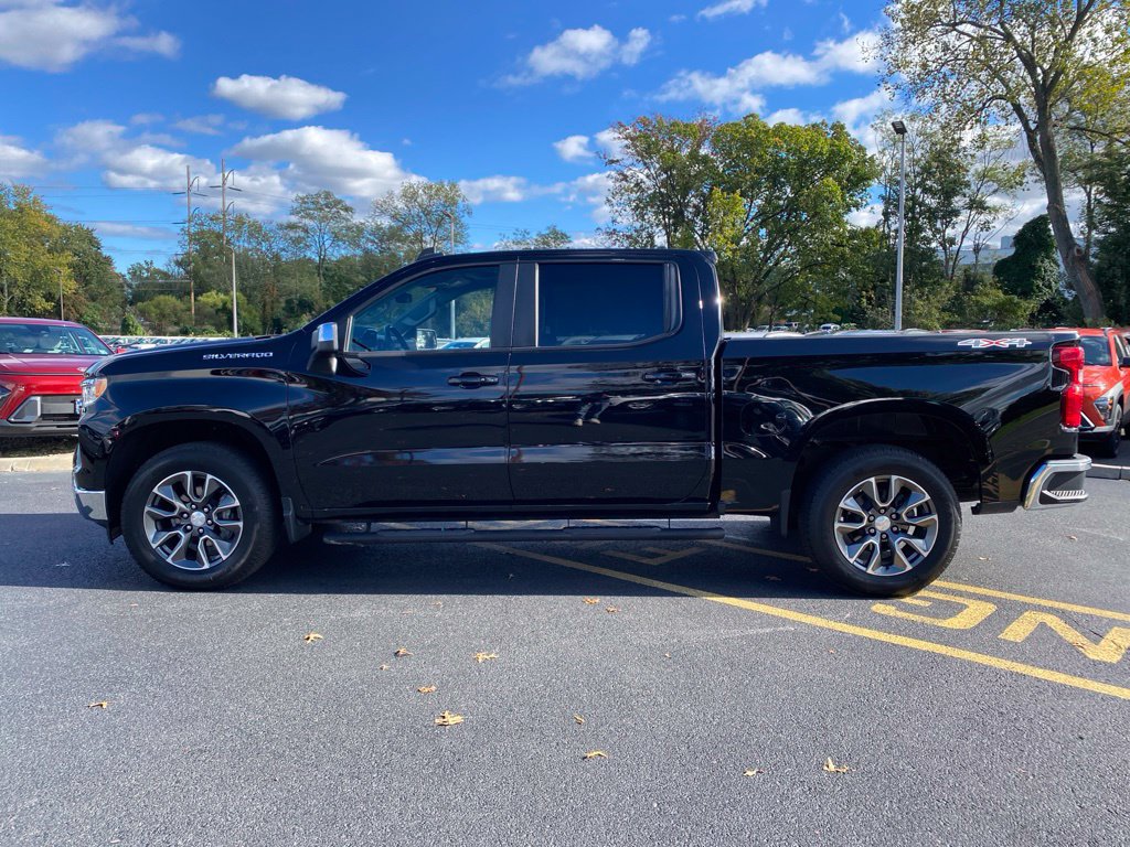 Certified 2024 Chevrolet Silverado 1500 LT AWD/4WD image 7