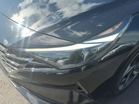 Certified 2023 Hyundai Elantra Limited FWD image 10