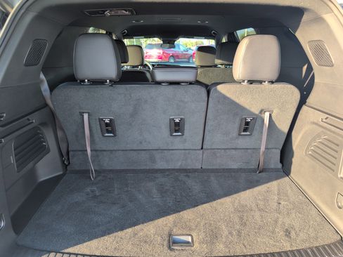 Used 2025 Chevrolet Traverse LT image 30