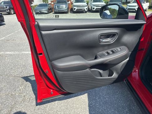 Used 2025 Honda HR-V Sport image 23